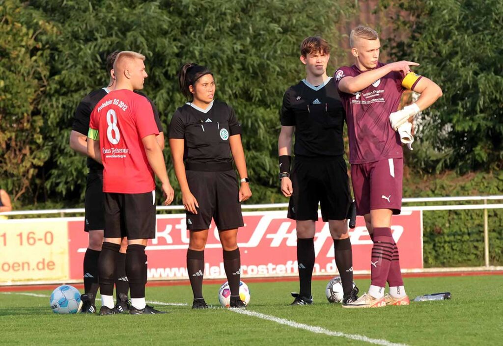 Starker Keeper – Thore Kruse (Barkelsbyer SV) weiß, wo sein Tor steht. © 2024 Ismail Yesilyurt Starker Keeper - Thore Kruse (Barkelsbyer SV) weiß, wo sein Tor steht. © 2024 Ismail Yesilyurt