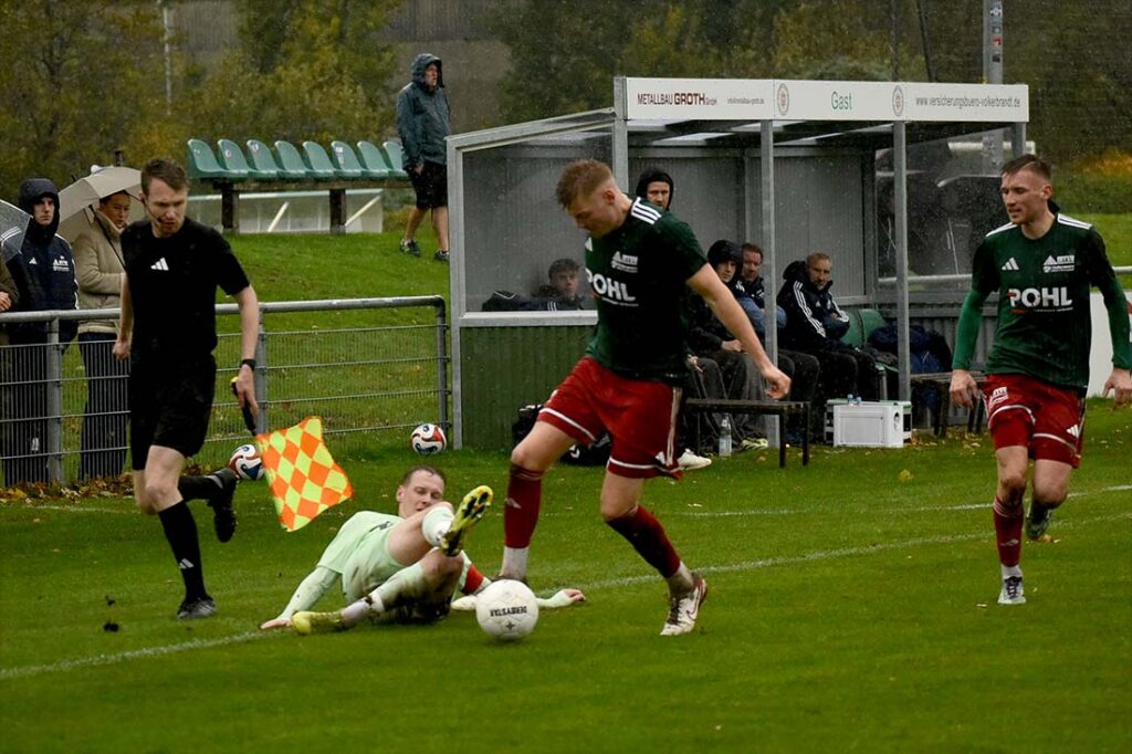 Timo Barendt (PSV) gegen Fabian Engbrecht (MTSV). © 2025 Olaf Wegerich Timo Barendt (PSV) gegen Fabian Engbrecht (MTSV). © 2025 Olaf Wegerich