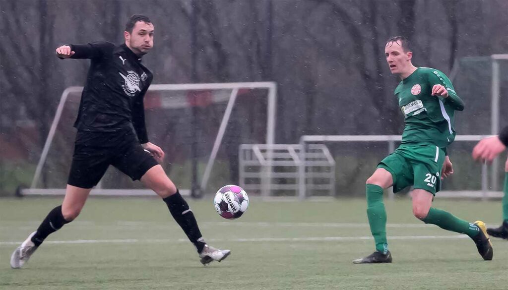 Der Treffer von Aaron Meyerfeldt (re.) zum 2zu1 für den TSV Bordesholm reichte nicht zum Sieg. © Ismail Yesilyurt