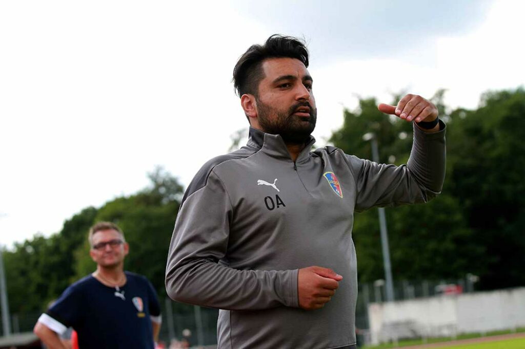 FSG-Coach Harjas Ahluwahlia hat im Abstiegskampf mit seinem Team den richtigen Flow gefunden © 2023 Ismail Yesilyurt