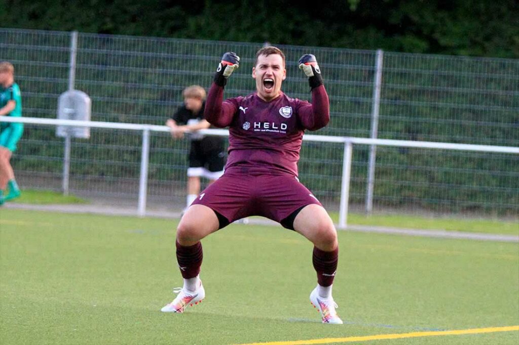 Pure Freude bei Klausdorfs Keeper Christian Gutsmann nach dem 1-0. © 2024 Ismail Yesilyurt Pure Freude bei Klausdorfs Keeper Christian Gutsmann nach dem 1-0. © 2024 Ismail Yesilyurt
