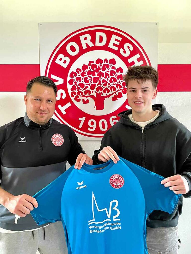 Mats Jonas Lüdtke mit Trainer Florian Rammer. © 2023 TSV Bordesholm Mats Jonas Lüdtke mit Trainer Florian Rammer. © 2023 TSV Bordesholm