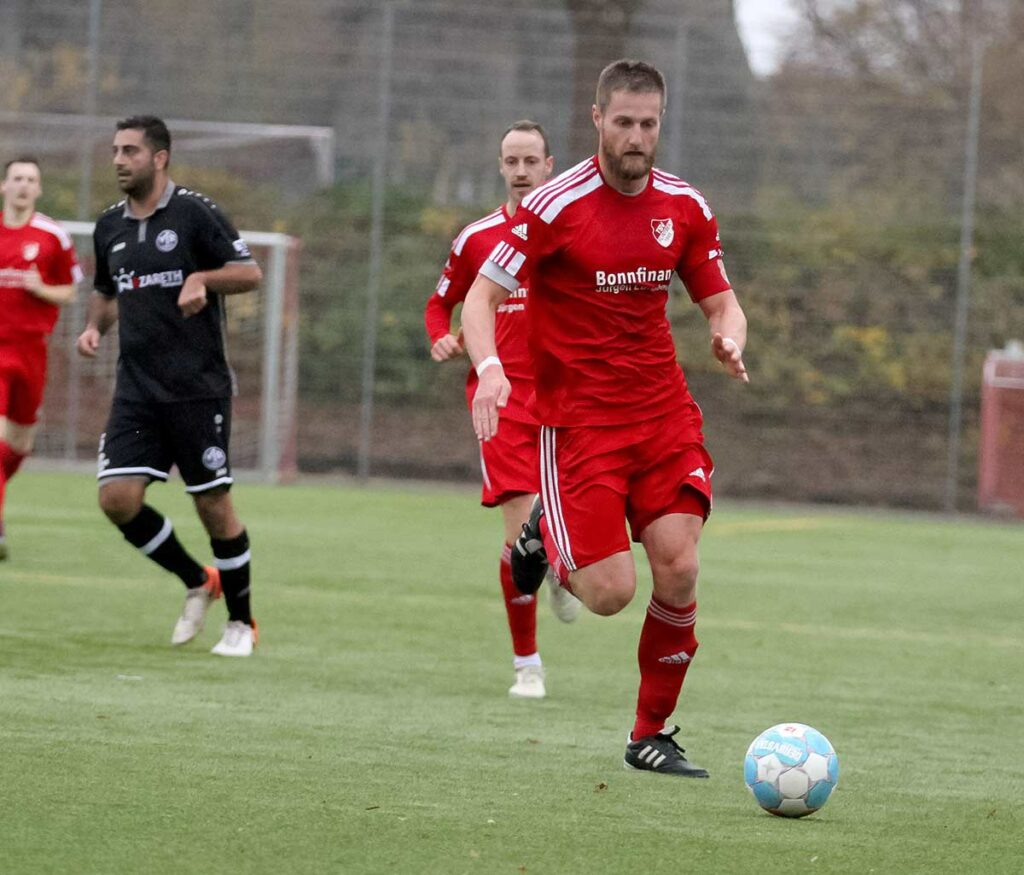 Andreas „Büffel“ Büssau ist der Turm in der Abwehr des TSV Flintbek. Andreas "Büffel" Büssau ist der Turm in der Abwehr des TSV Flintbek. © Ismail Yesilyurt